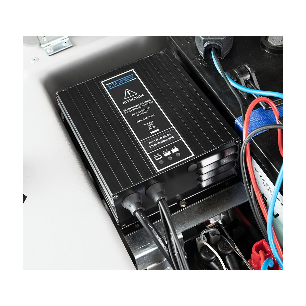 Eingebautes Batterieladegerät 12V 12 A – Ghibli & Wirbel – Maschinenzubehör